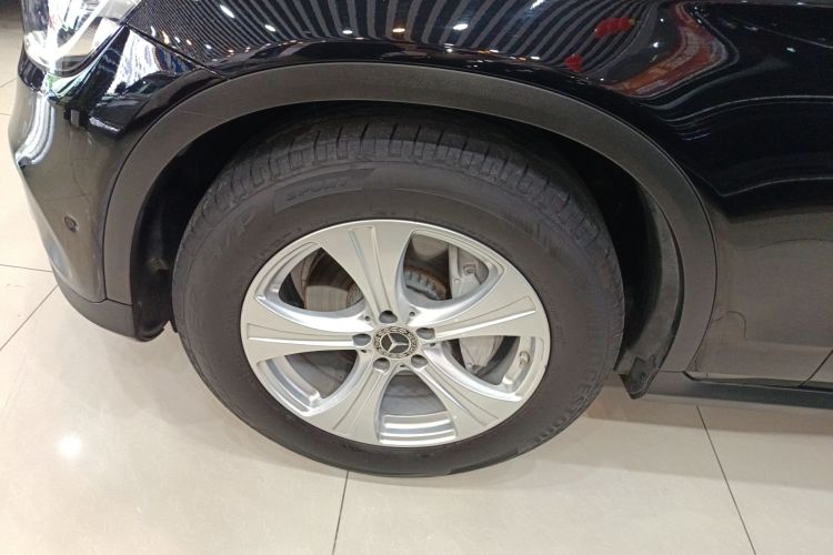 奔驰GLC 2020款 改款 GLC 260 L 4MATIC 动感型车身外观35