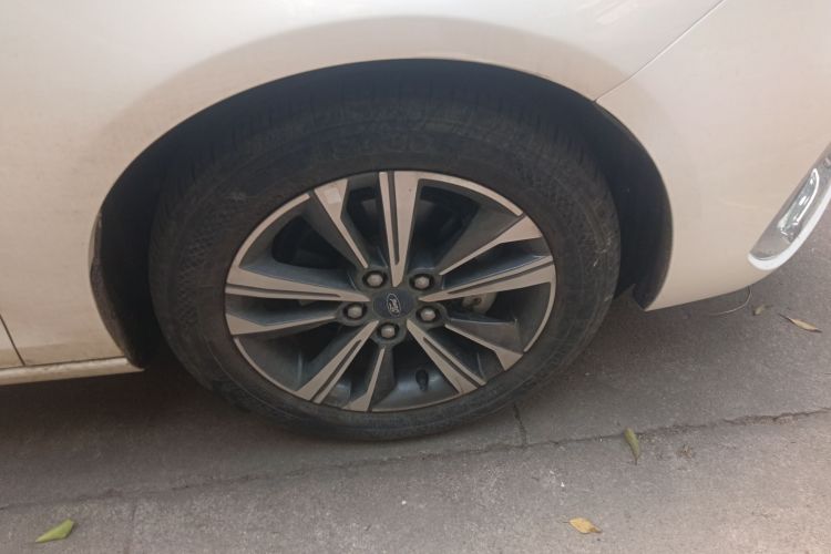 福特 福睿斯 2021款 1.5L 自动钻石版车身外观10