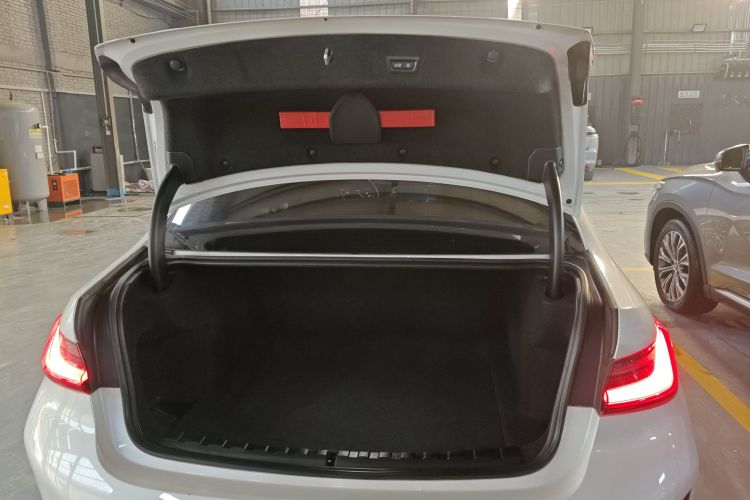 宝马3系 2024款 325Li M运动套装机舱底盘23