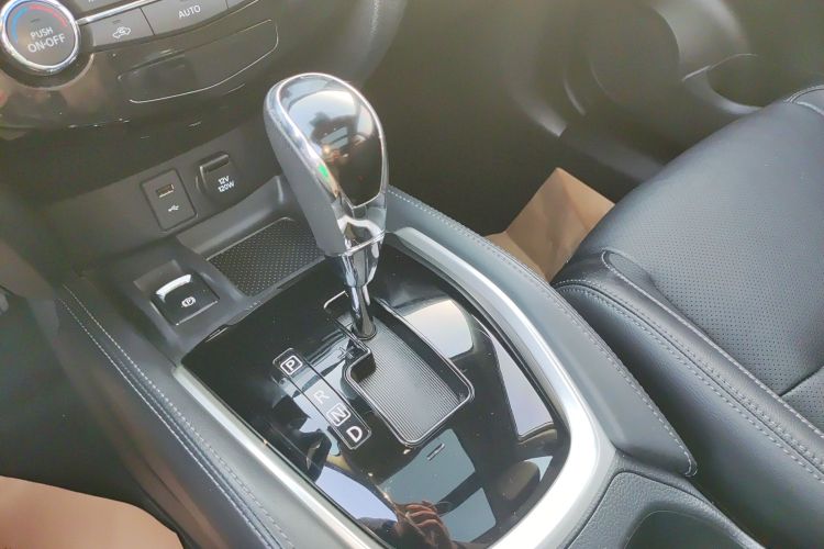 日产 奇骏 2021款 2.0L CVT 2WD XL Premium智联尊享版中控内饰18