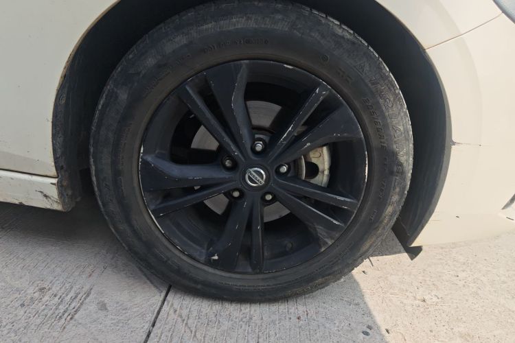 日产 轩逸 2020款 1.6L XL CVT悦享版车身外观10