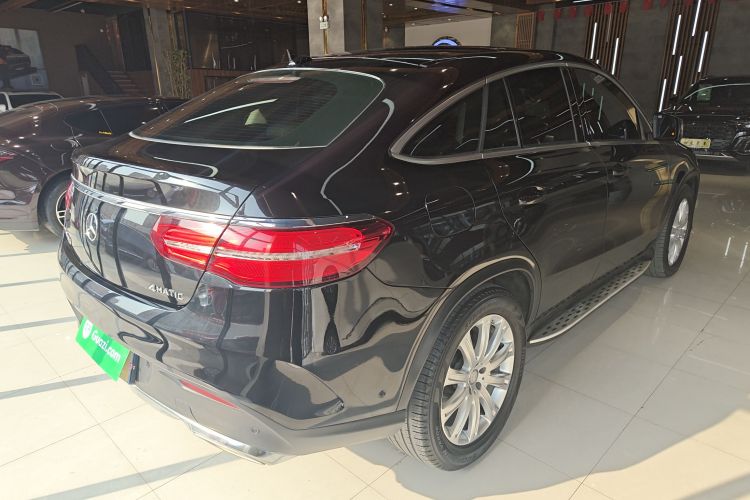 奔驰GLE轿跑 2015款 GLE 320 4MATIC 轿跑SUV车身外观7