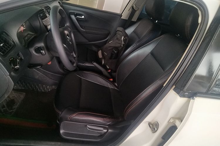 大众 Polo 2016款 1.4L 手动风尚型局部细节19