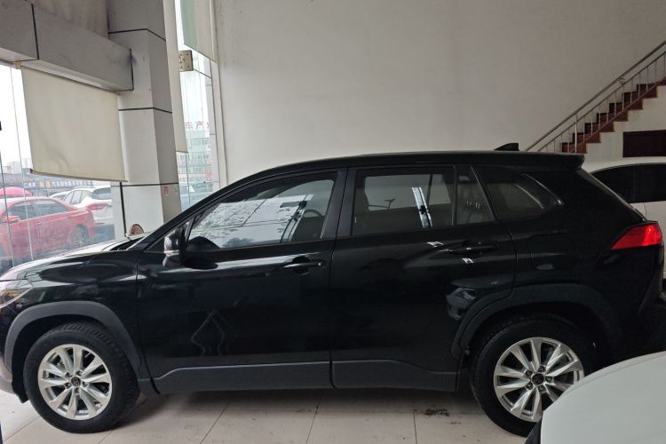 丰田 卡罗拉锐放 2023款 2.0L 精英版车身外观4