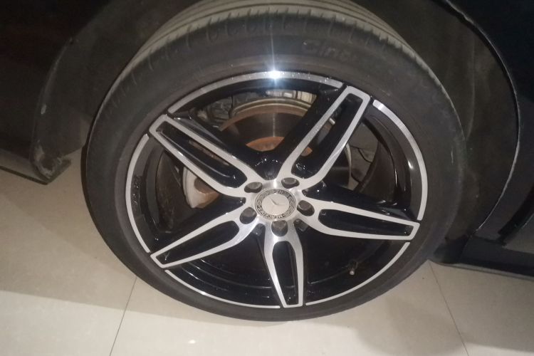 奔驰E级 2017款 E 300 运动型车身外观6008