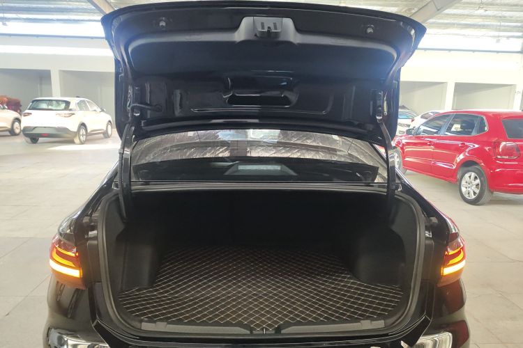 大众 朗逸 2024款 1.5L 自动五百万版机舱底盘23