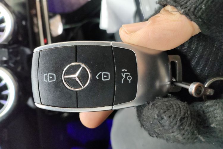 奔驰A级 2020款 A 200 L 运动轿车中控内饰11