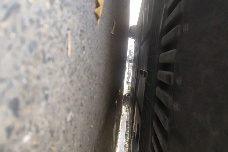 奔驰EQE 2022款 350 先型特别版局部细节9008