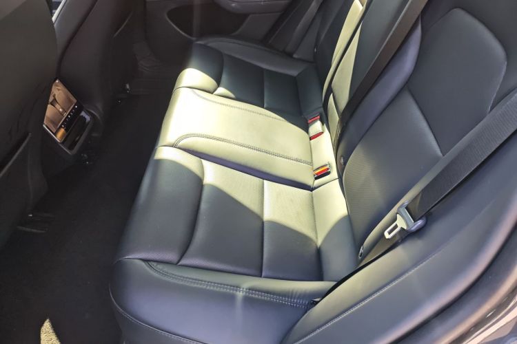 特斯拉 Model 3 2023款 后轮驱动版中控内饰7004