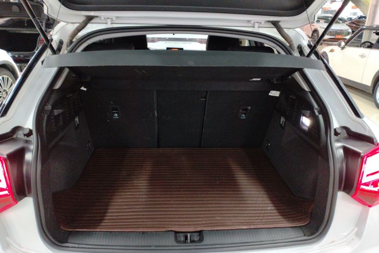 奥迪Q2L 2022款 35 TFSI 进取动感型局部细节23
