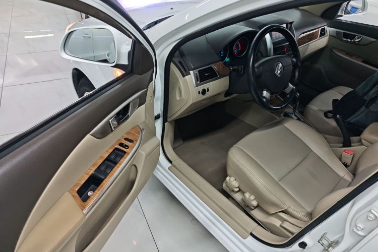 别克 凯越 2015款 1.5L 自动经典型中控内饰20