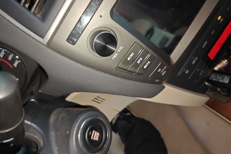 广汽传祺 传祺GA5 2013款 1.8T 自动尊贵版中控内饰11