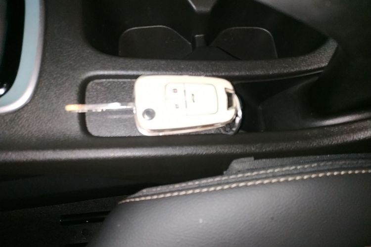 雪佛兰 科鲁泽 2022款 320 自动悦享天窗版中控内饰11