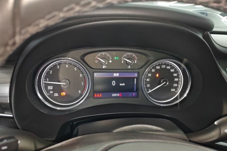 别克 君越 2022款 552T 豪华型中控内饰14