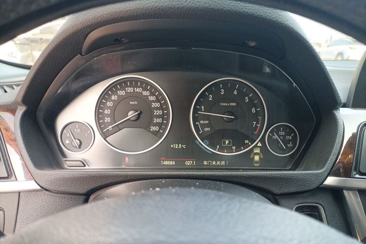 宝马3系 2014款 320Li 豪华设计套装中控内饰14