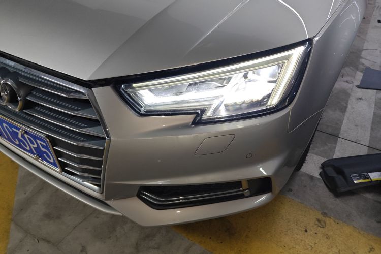 奥迪A4L 2017款 Plus 40 TFSI 运动型局部细节36