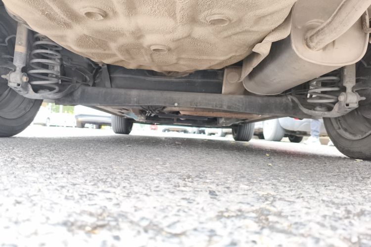 福特 嘉年华 2013款 三厢 1.5L 手动风尚型局部细节9009