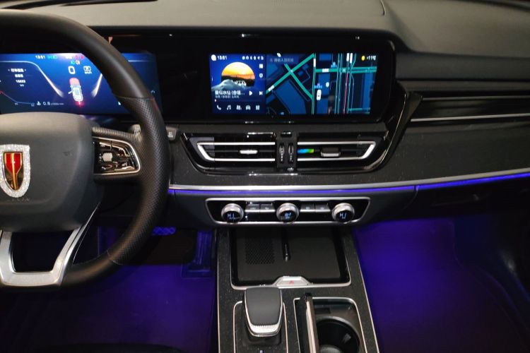 红旗HS5 2023款 2.0T 旗享Pro版中控内饰16