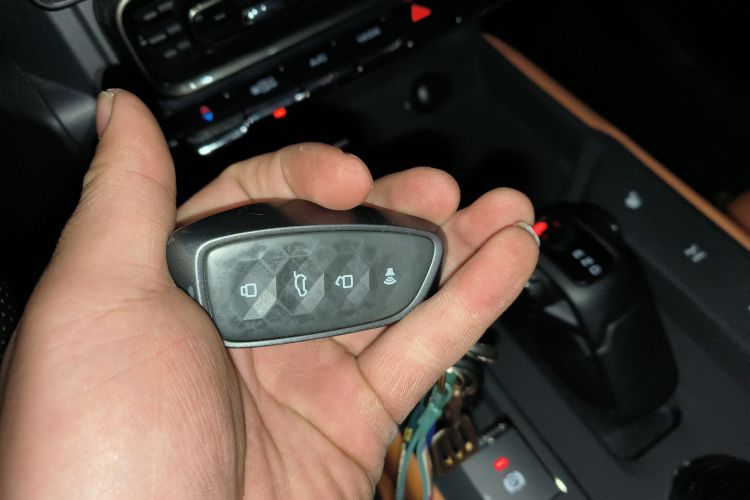 哈弗猛龙新能源 2023款 Hi4 145 探索版中控内饰11