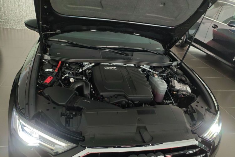 奥迪A6L 2024款 45 TFSI 臻选动感型机舱底盘24