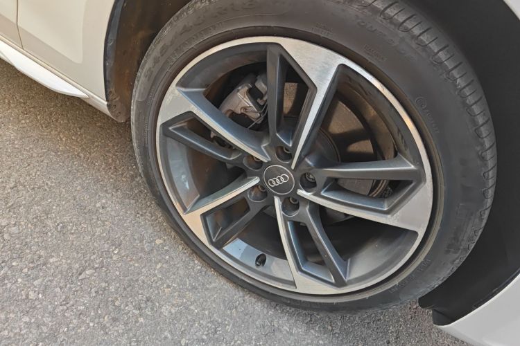 奥迪A4L 2022款 40 TFSI 时尚动感型车身外观10