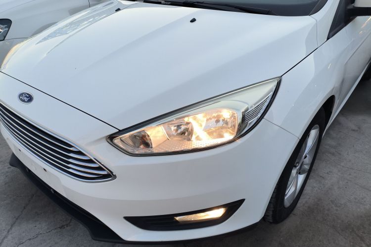 福特 福克斯 2017款 三厢 1.6L 手动舒适型智行版局部细节36