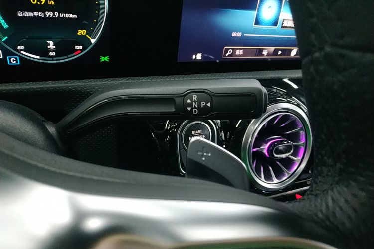 奔驰A级 2022款 改款 A 200 L 运动轿车时尚型中控内饰18