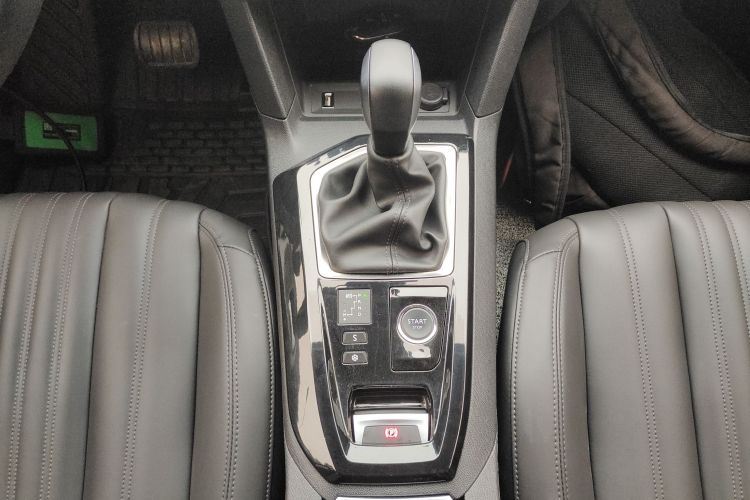 标致408 2022款 1.6T 追光版中控内饰18