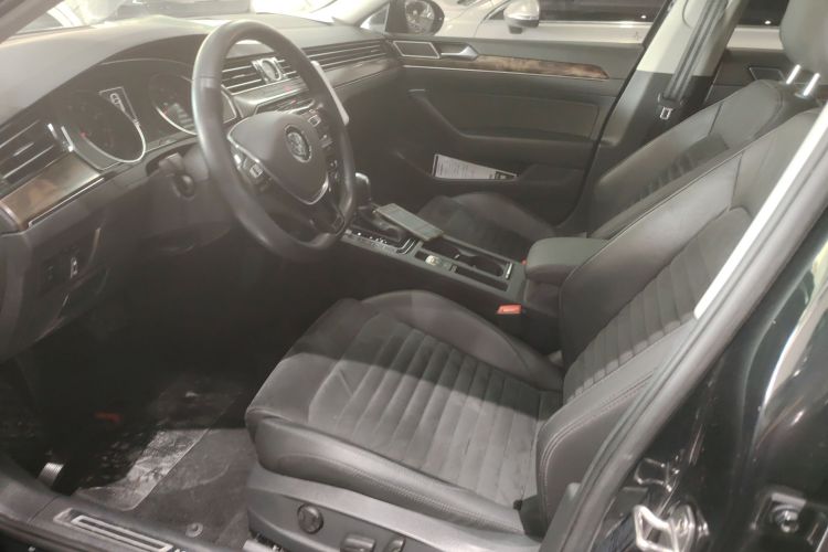 大众 迈腾 2017款 330TSI DSG 豪华型中控内饰19