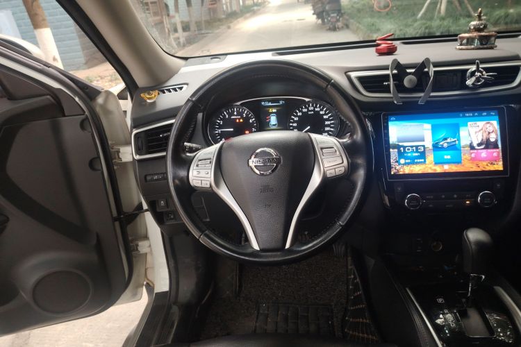 日产 奇骏 2014款 2.0L CVT舒适版 2WD局部细节13