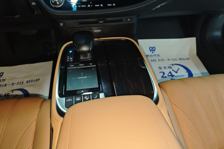 雷克萨斯LS 2021款 500h 豪华版中控内饰18