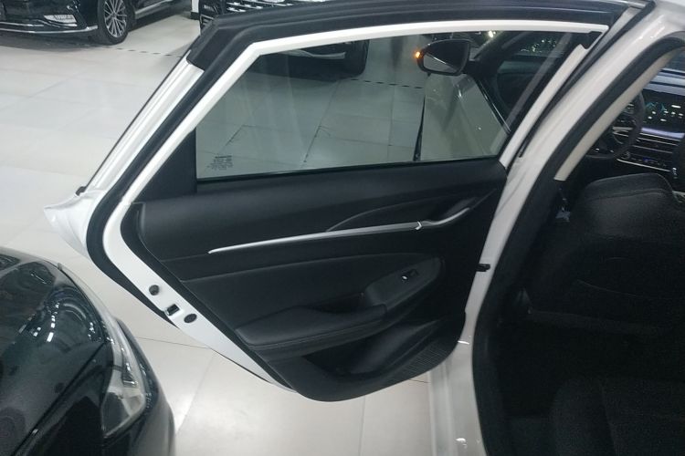 长安 逸动 2022款 PLUS 1.6L GDI 手动豪华型中控内饰7008