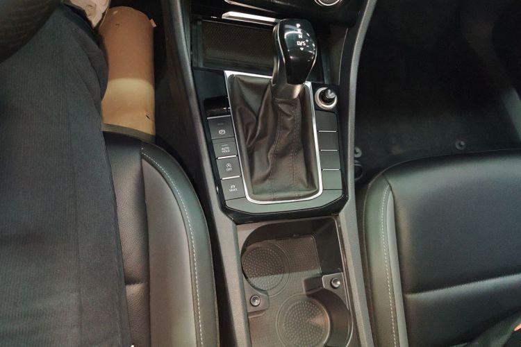 大众 速腾 2019款 280TSI DSG舒适型 国VI中控内饰18