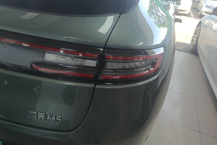 鸿蒙智行 问界M5 2022款 增程四驱旗舰版车身外观9