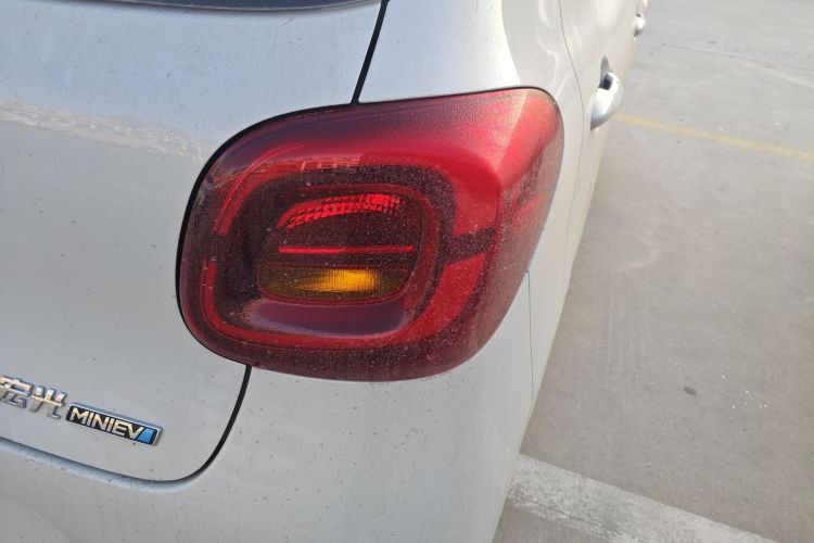 五菱汽车 宏光MINIEV 2025款 四门版 进阶款车身外观9