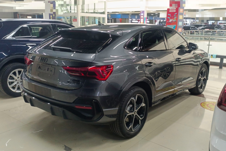 奥迪Q3 Sportback 2023款 改款 40 TFSI 时尚型车身外观7