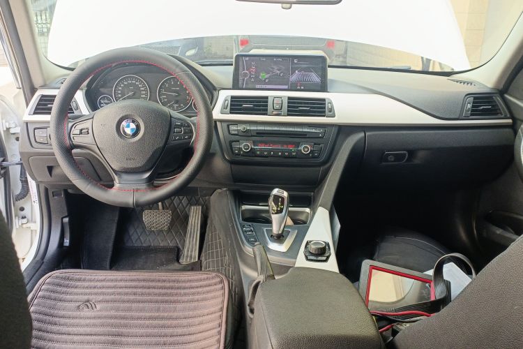 宝马3系 2014款 320Li 时尚型中控内饰12