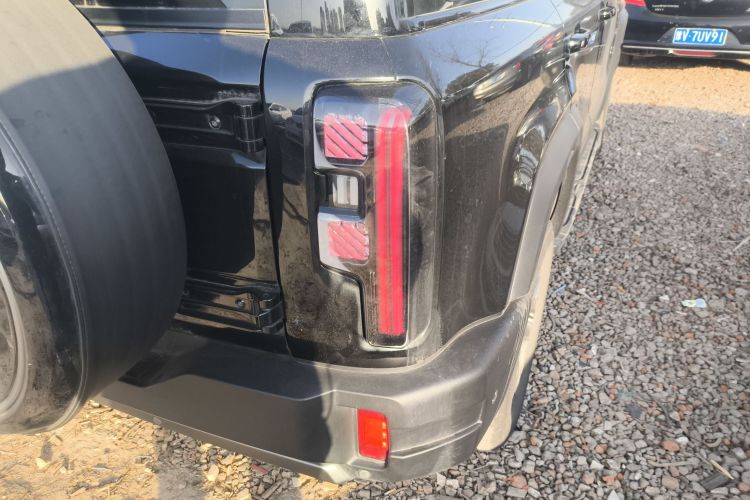 北京BJ40 2024款 2.0T 全新城市猎人版 侠客型车身外观9