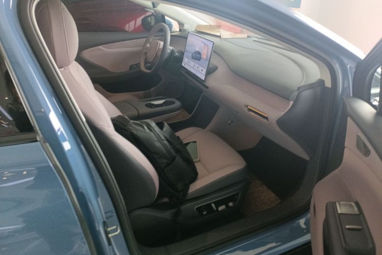 红旗天工05 2025款 750智选版局部细节41