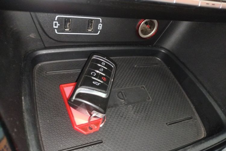 广汽传祺 传祺GS4 2020款 270T 自动尊享版中控内饰7001