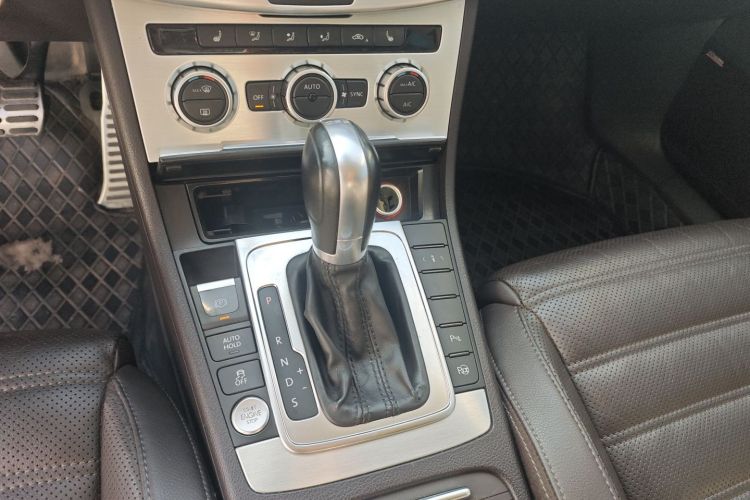 一汽-大众CC 2016款 2.0TSI 至尊型中控内饰18