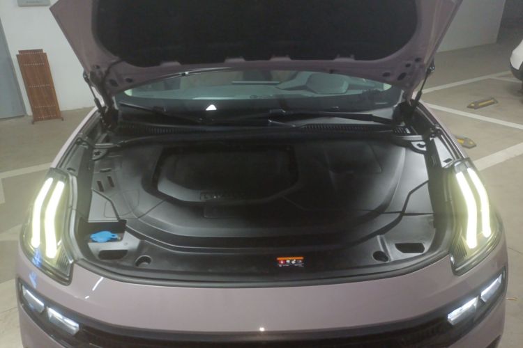 领克06 2021款 1.5T Shero粉色特别版机舱底盘24