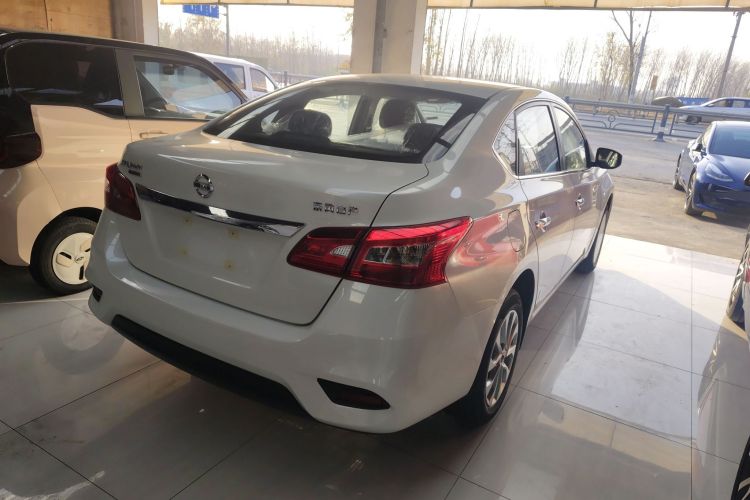 日产 轩逸 2024款 改款 经典 1.6XE CVT舒适版车身外观7