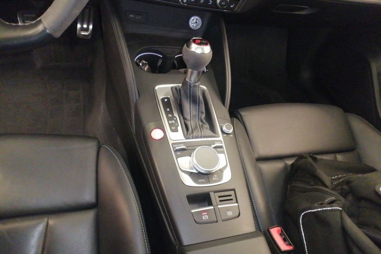 奥迪RS 3 2017款 RS 3 2.5T Limousine局部细节18