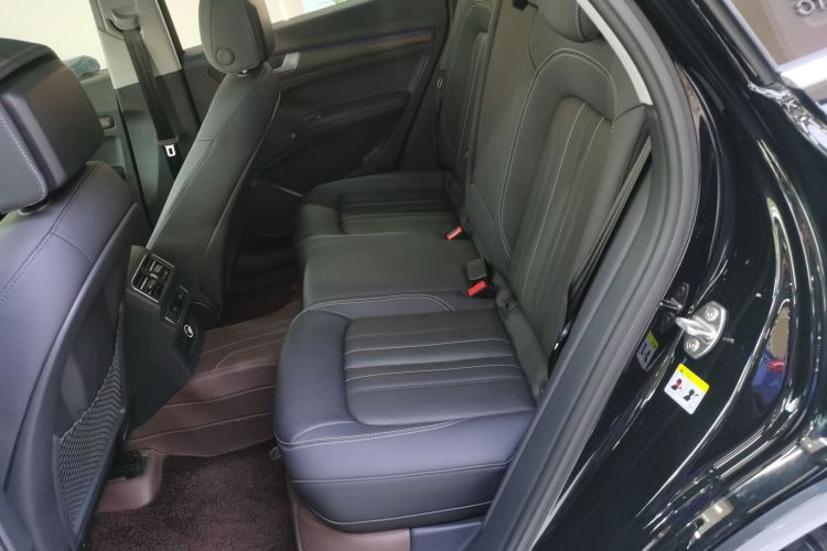 奥迪Q5L 2023款 40T 豪华致雅型中控内饰7004