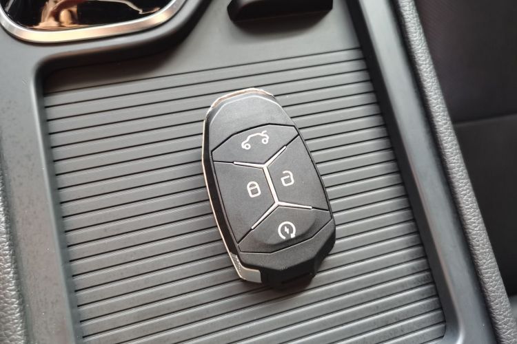 领克03 2020款 2.0TD 自动劲版中控内饰11