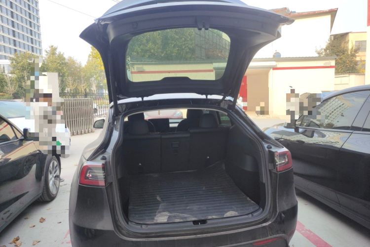 特斯拉 Model Y 2022款 长续航全轮驱动版局部细节23
