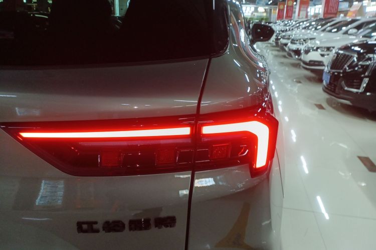 福特 领睿 2025款 EcoBoost 170 尊领型PLUS车身外观9