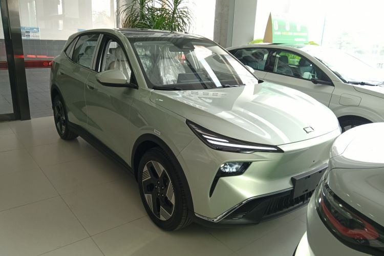 奔腾 悦意03 2025款 565km 臻享版车身外观3