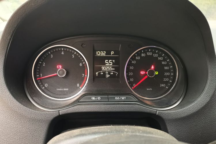 大众 Polo 2014款 1.6L 自动舒适版中控内饰14